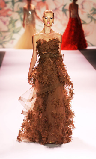 Illustration for article titled Monique Lhullier's Gowns Leave Audience Gasping In Awe